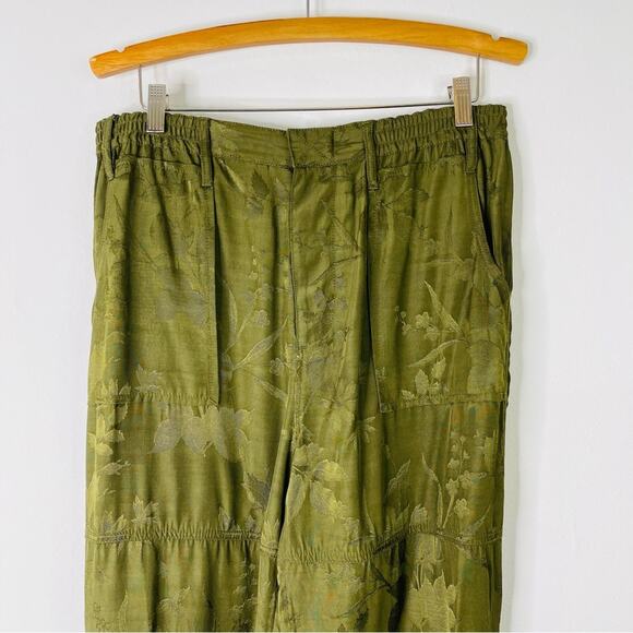 Anthropologie green satin floral cargo cropped jogger pants medium - Picture 2 of 8